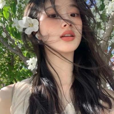 艾曼妞与罗丽妲